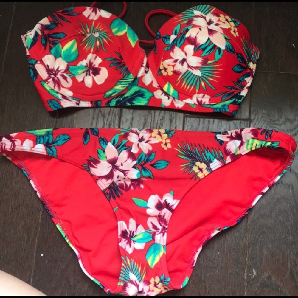 Hollister Swim Set